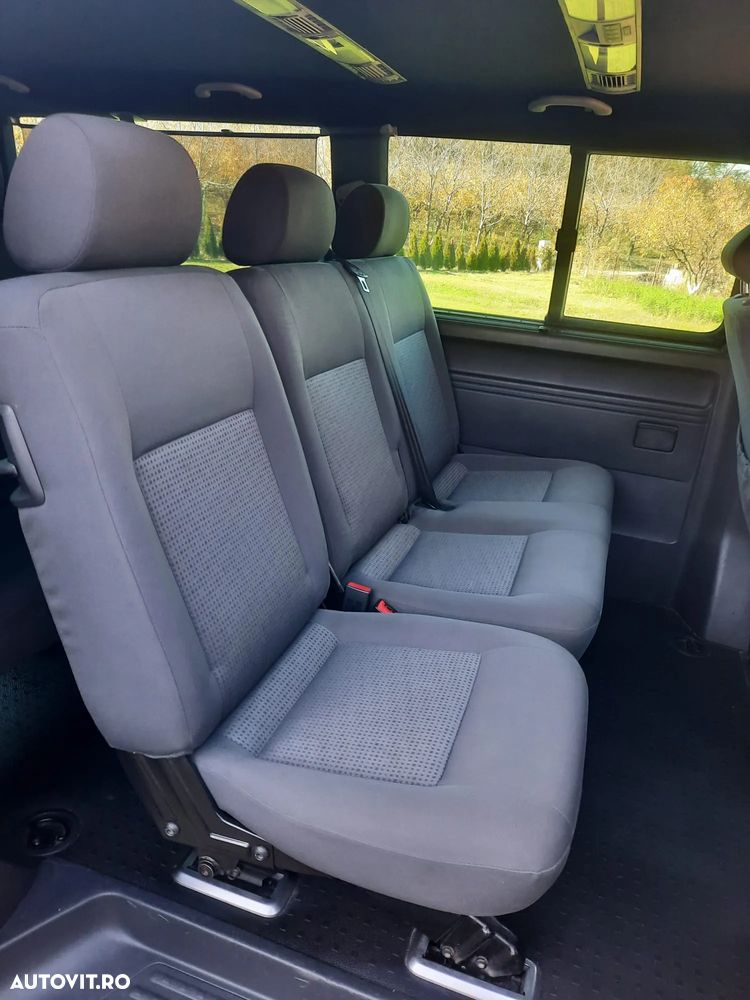 Volkswagen Caravelle - 4