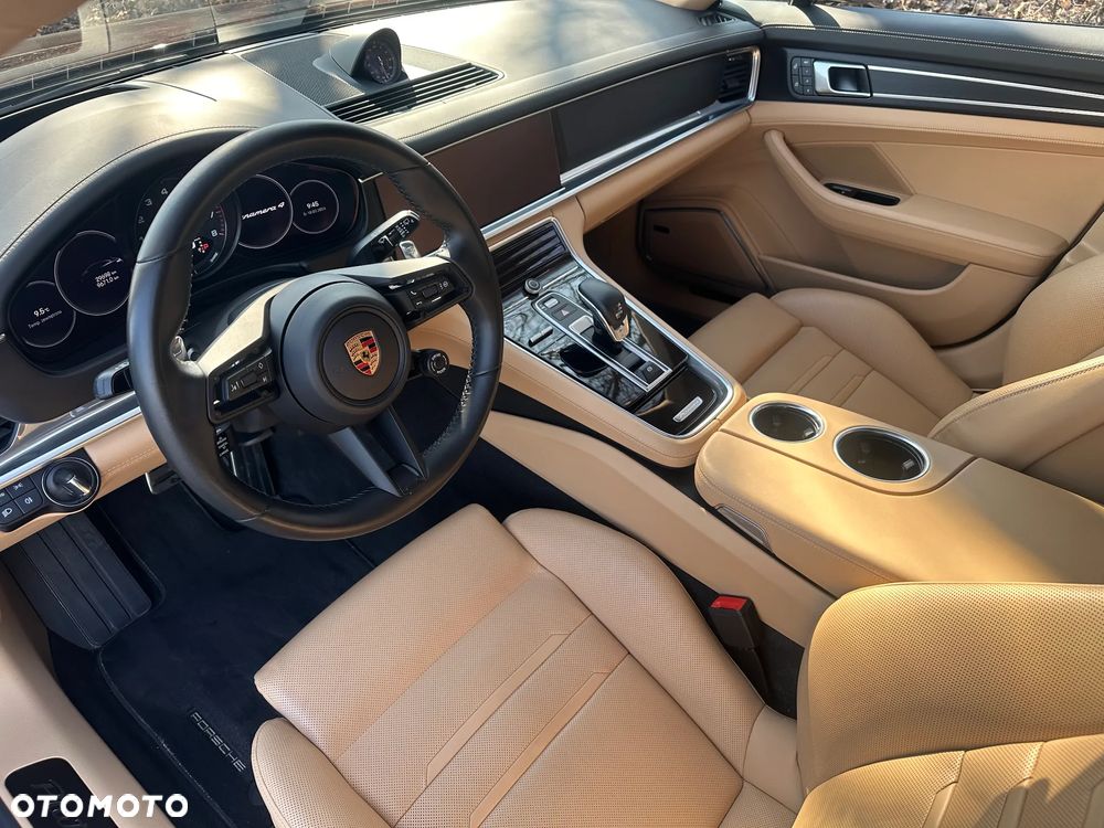 Porsche Panamera 4 E-Hybrid Platinum Edition - 17