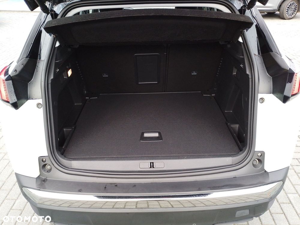 Peugeot 3008 1.2 PureTech Allure S&S EAT8 - 26