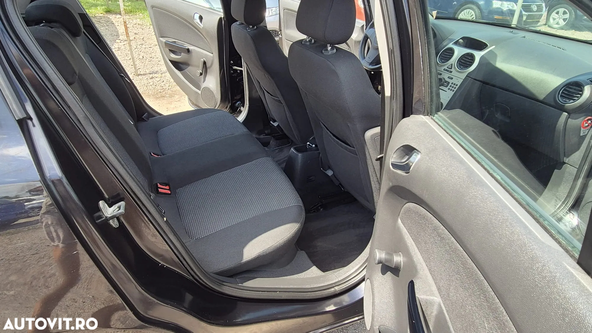 Opel Corsa 1.2 16V Edition - 10