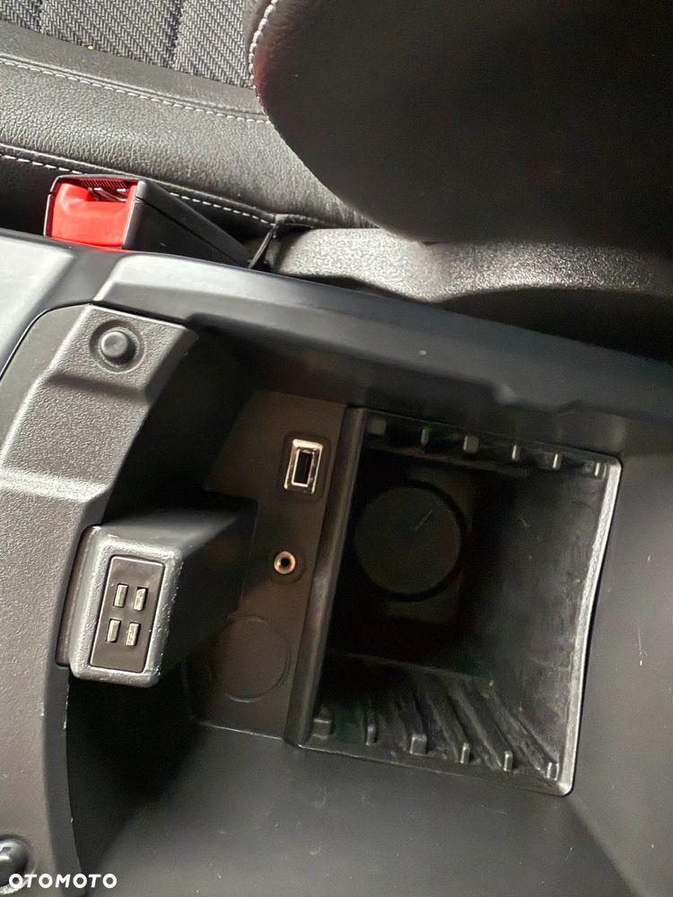 Ford Kuga 1.6 EcoBoost 2x4 Titanium - 39