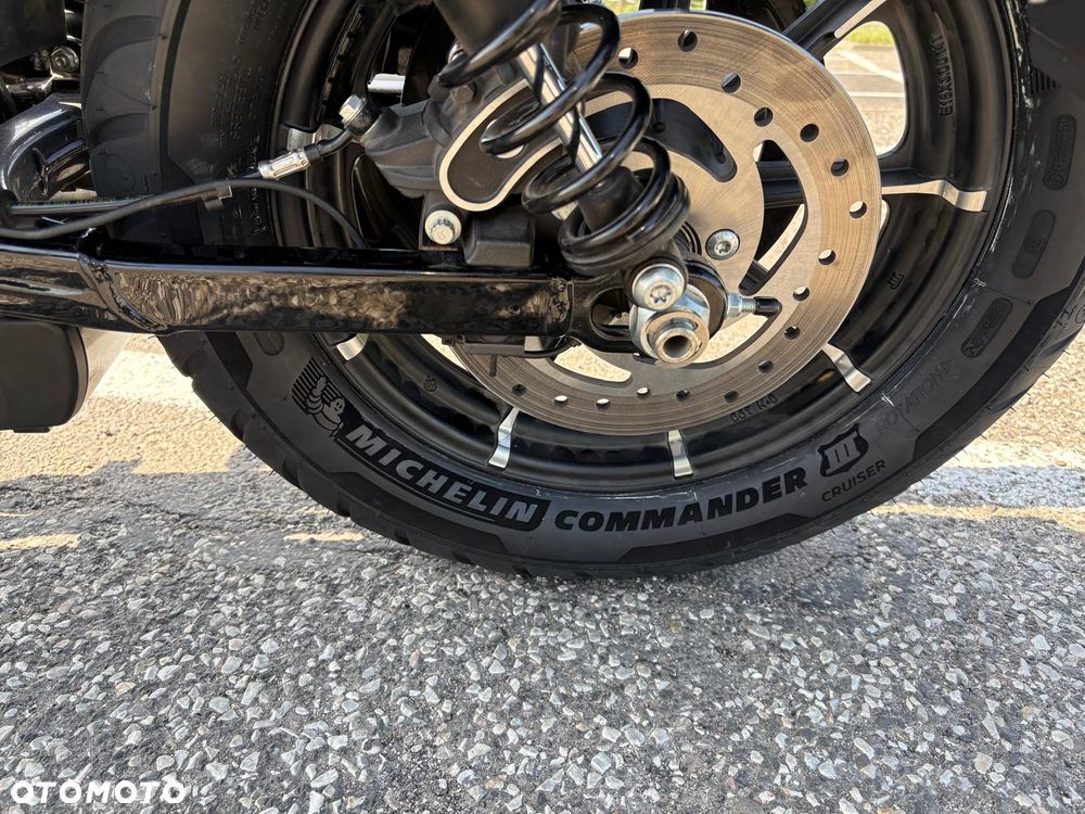 Harley-Davidson Sportster Iron 883 - 8