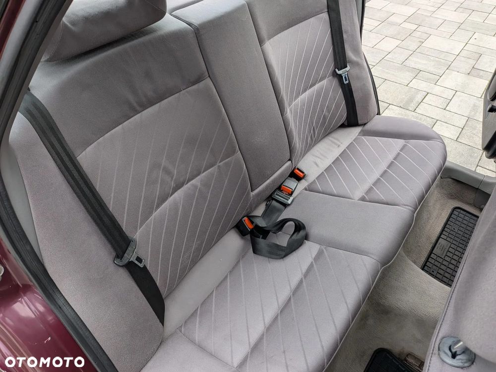 Audi 80 2.6 E - 13