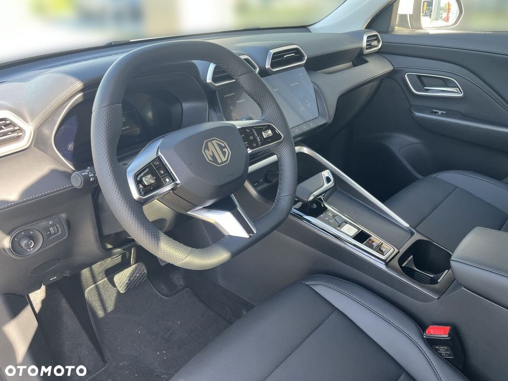 MG ZS Hybrid+ - 11