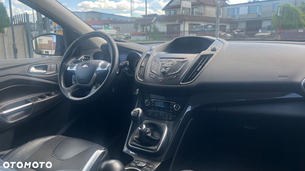 Ford Kuga 1.6 EcoBoost 2x4 Titanium - 9