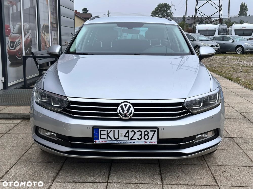 Volkswagen Passat - 12
