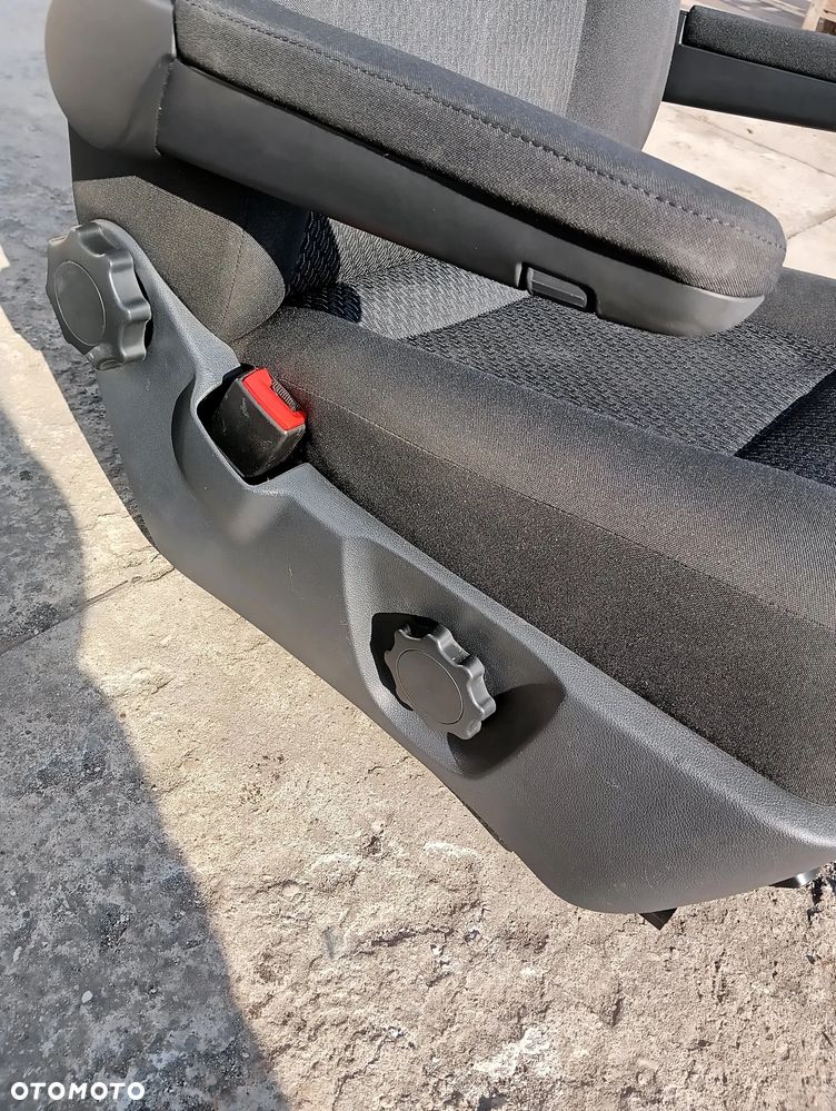 Fotel kierowcy VW T6 KUTAMO podłokietniki podgrzewany - 5