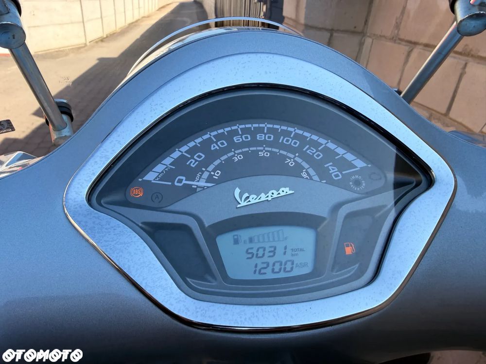 Vespa GTS - 24