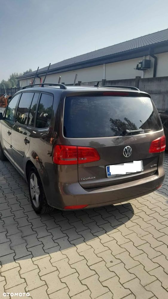 Volkswagen Touran 2.0 TDI DPF BlueMotion Technology Comfortline - 4