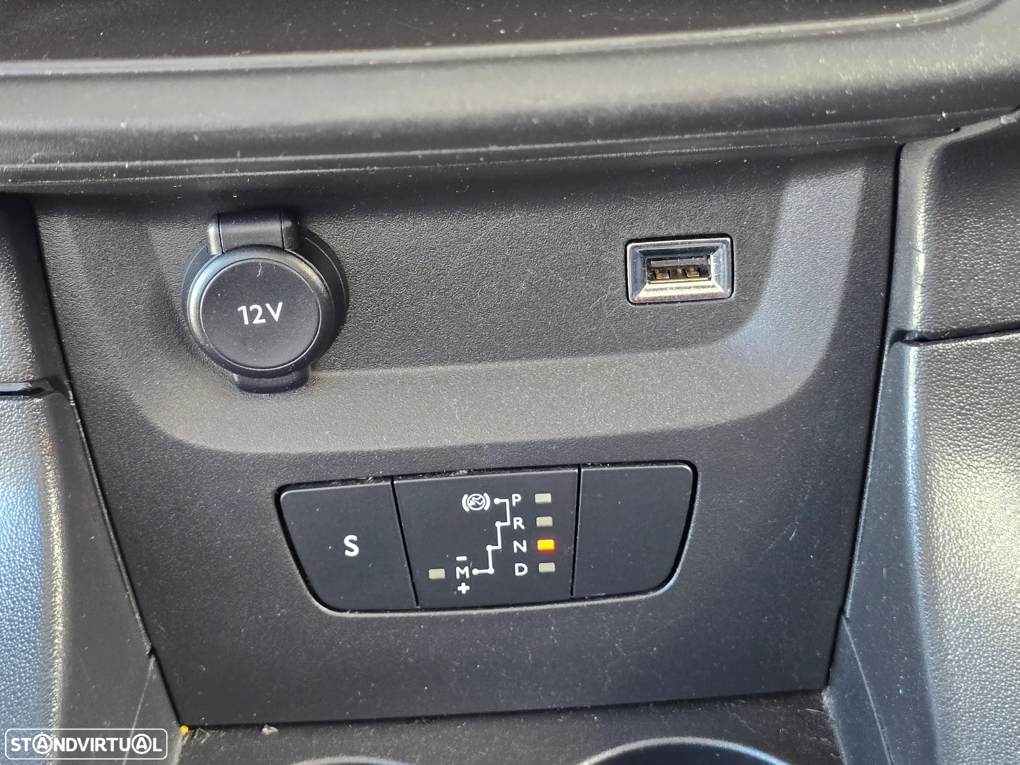 Citroën C3 1.2 PureTech Shine EAT6 - 30