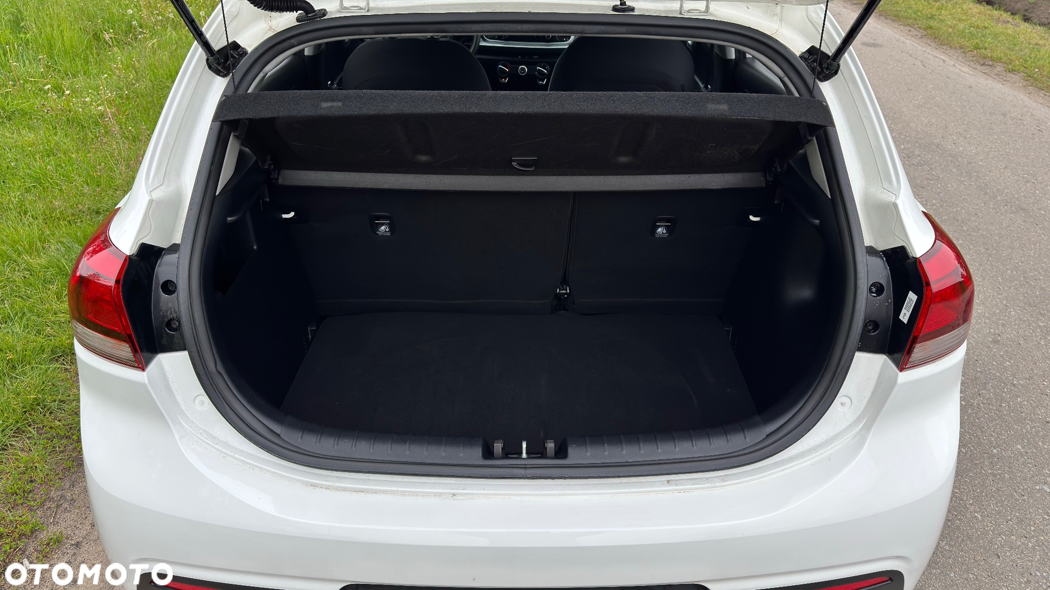 Kia Rio 1.2 Attract - 10