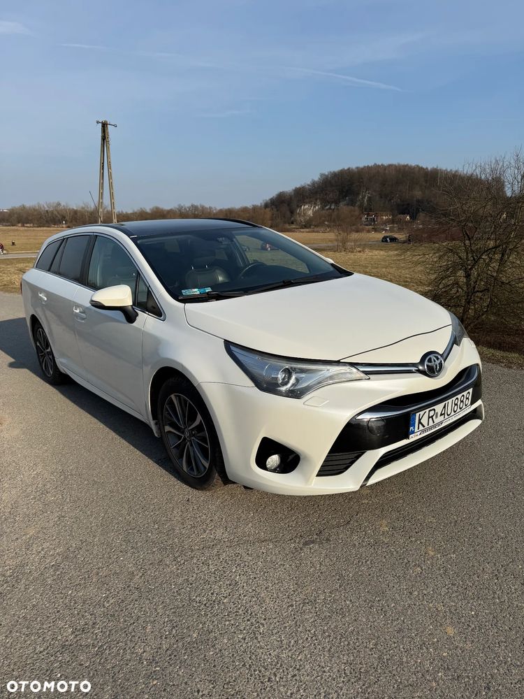 Toyota Avensis 2.0 D-4D Premium - 1