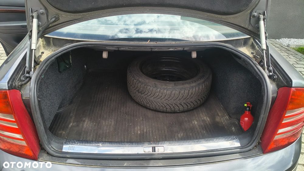 Skoda Superb 2.8 V6 Elegance - 16