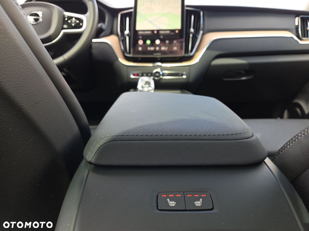 Volvo XC 60 T6 Plug-In Hybrid AWD Ultra Bright - 26