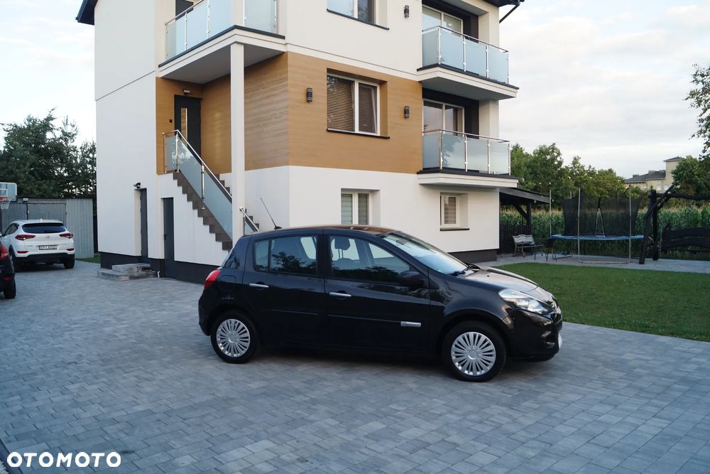 Renault Clio 1.2 16V 75 nightDay - 32
