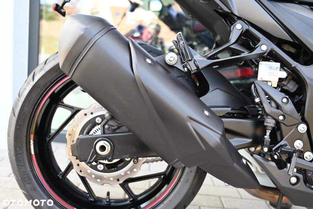 Suzuki GSX - 25