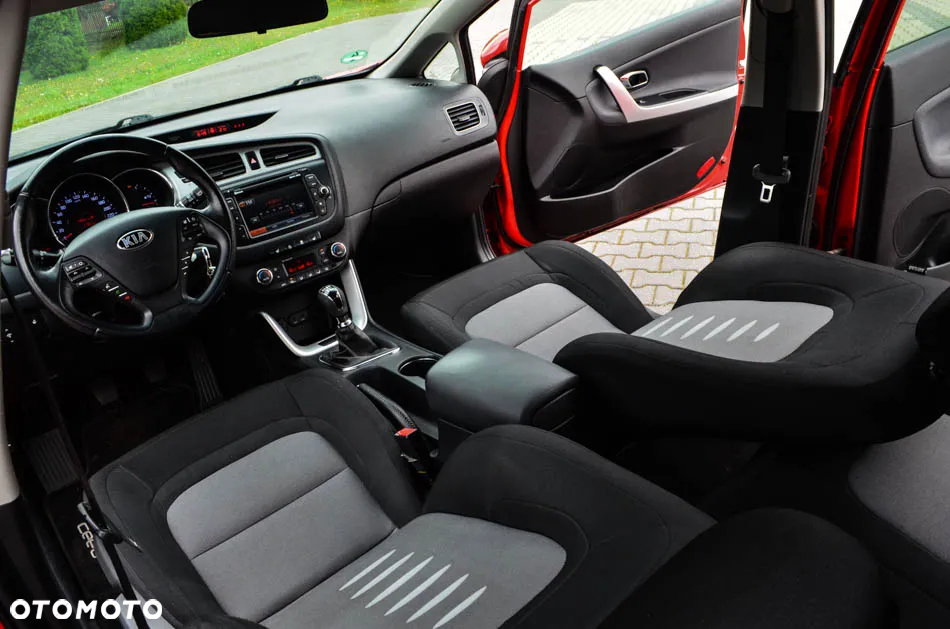 Kia Ceed 1.6 CRDi 128 Fifa World Cup Edition - 27