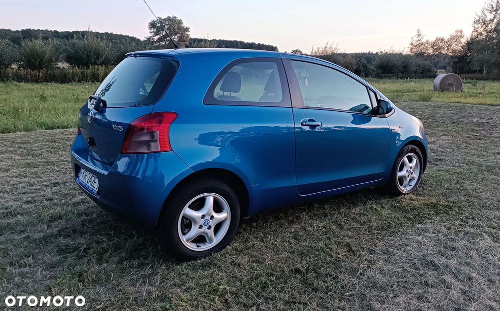 Toyota Yaris - 4