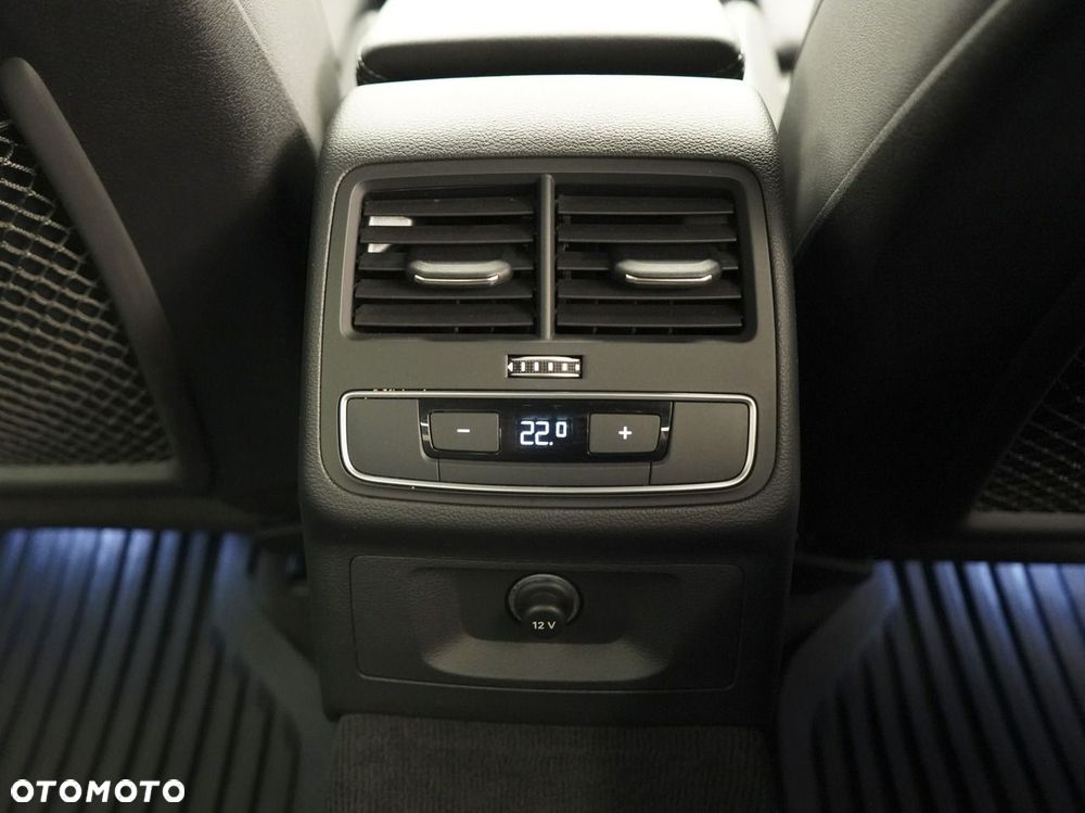 Audi A4 Limousine - 25