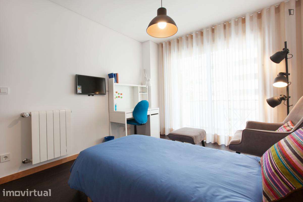 Apartamento com 2 quartos - localizado em Paranhos Porto - Grande imagem: 3/20