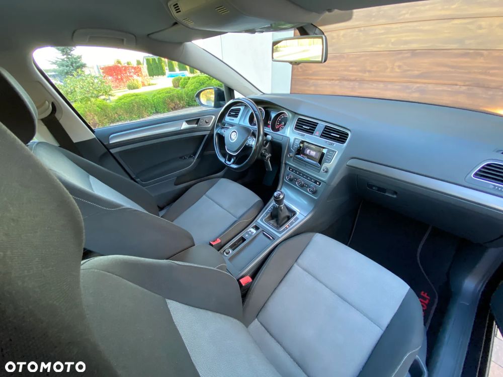Volkswagen Golf - 11