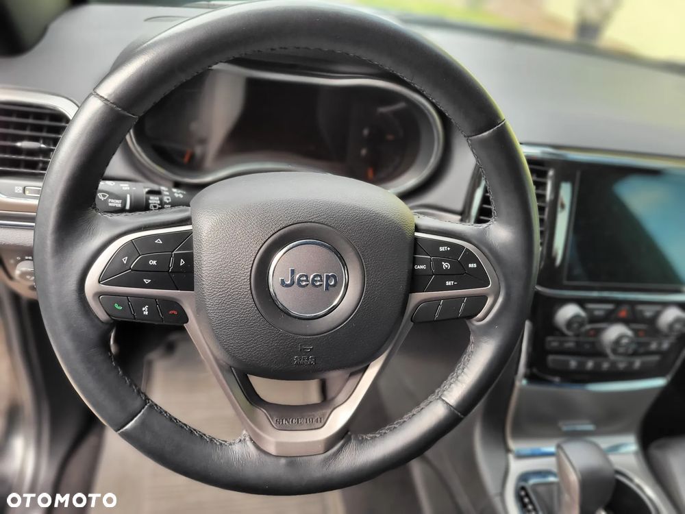 Jeep Grand Cherokee - 17