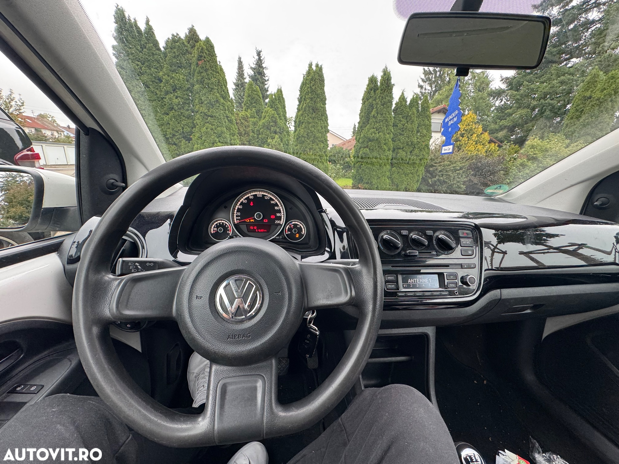 Volkswagen up! white - 11