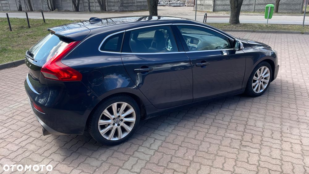 Volvo V40 D2 R Design - 4