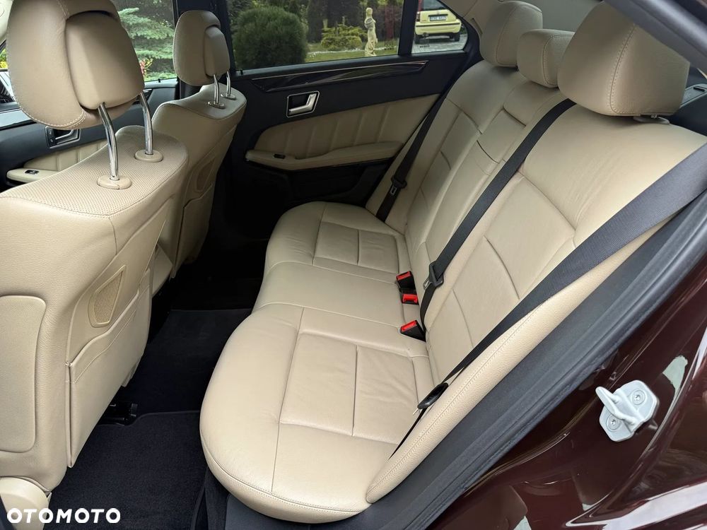 Mercedes-Benz Klasa E 350 CDI 4-Matic BlueEff Avantgarde - 37