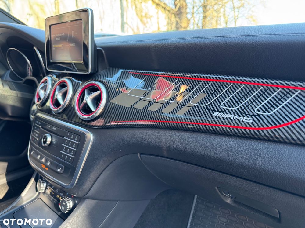 Mercedes-Benz CLA 45 AMG 4Matic 7G-DCT - 34