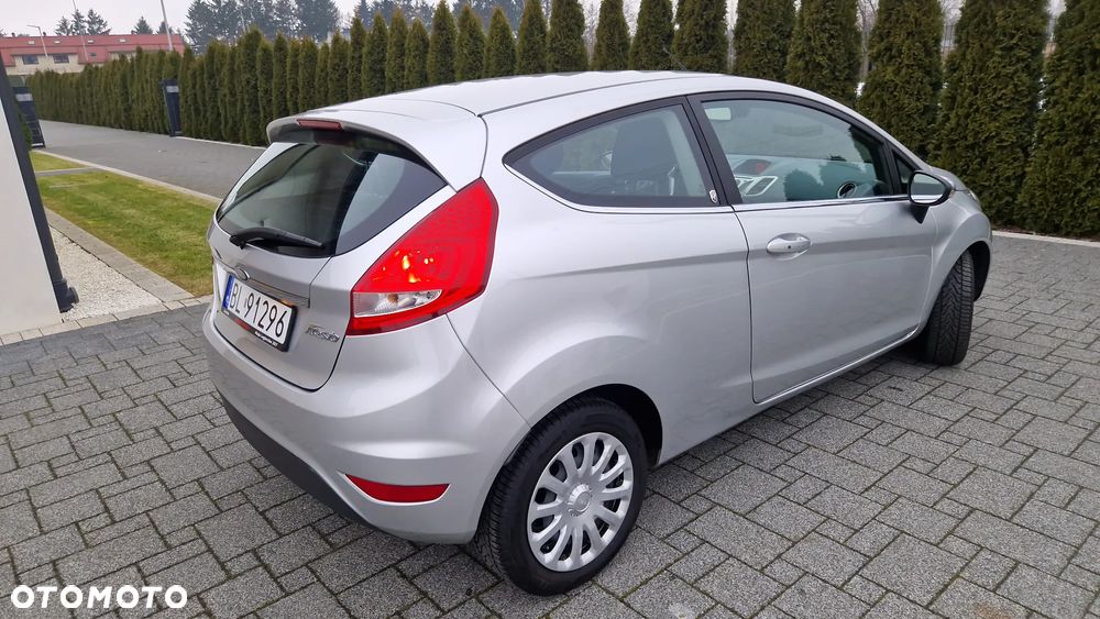 Ford Fiesta 1.25 Ghia - 23