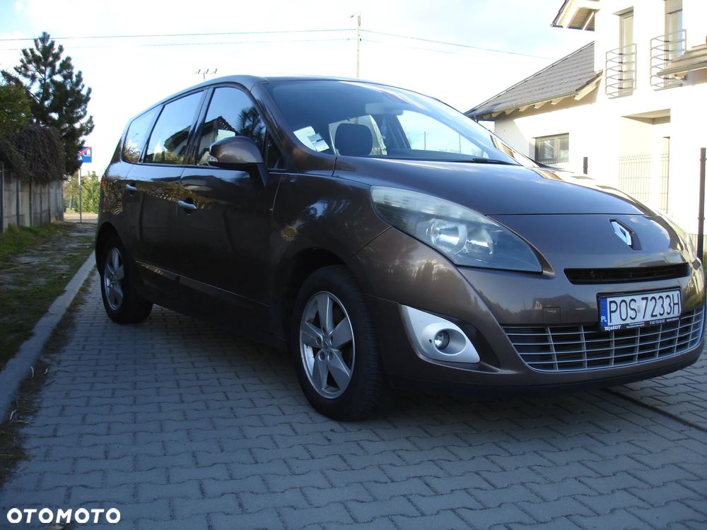 Renault Grand Scenic - 25