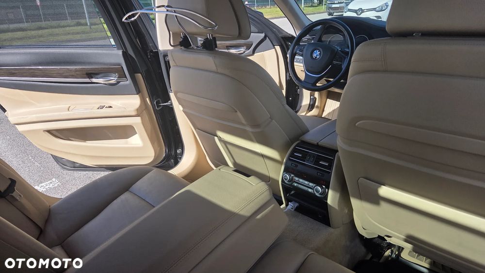 BMW Seria 7 - 33