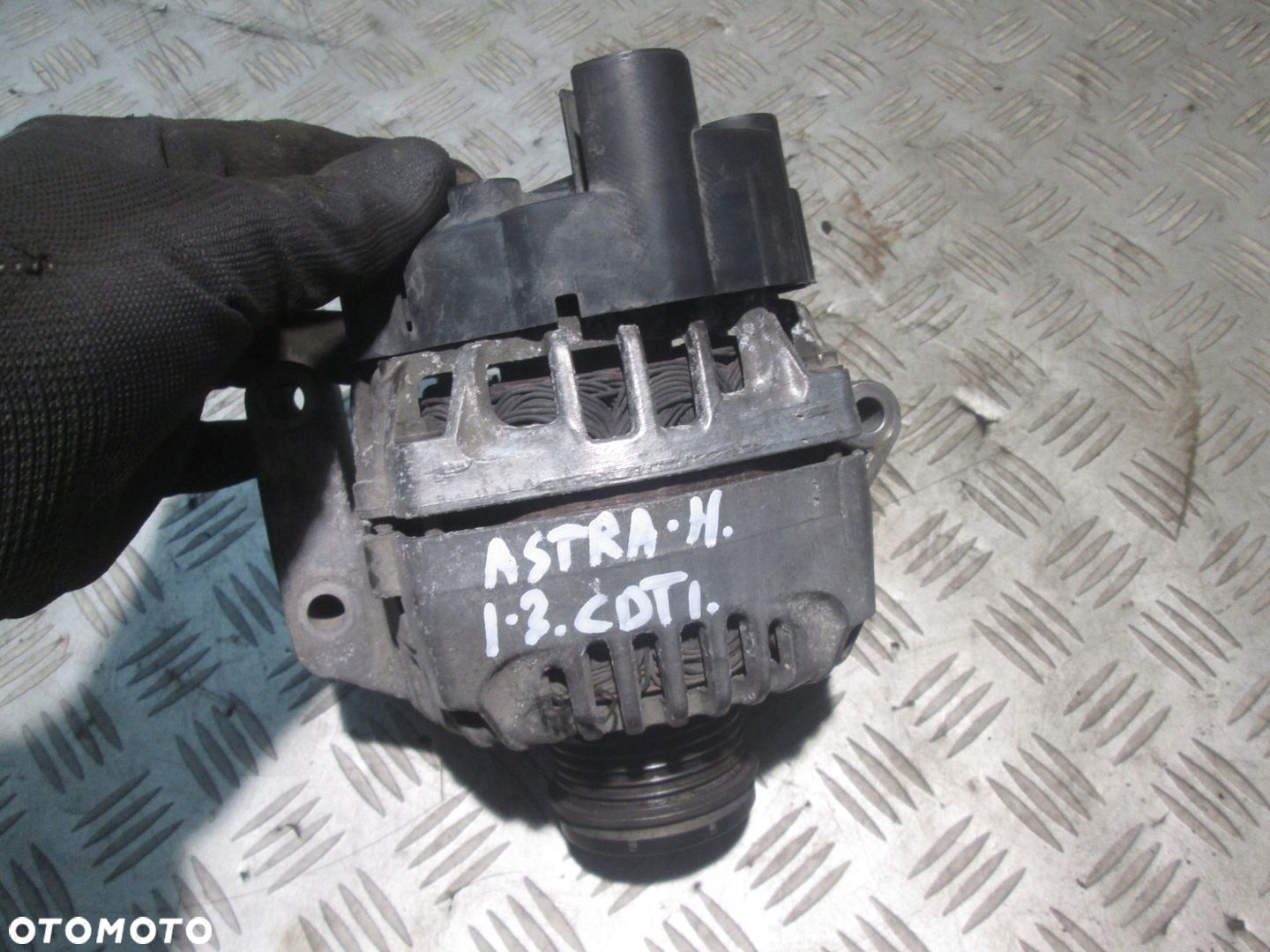 ALTERNATOR OPEL CORSA COMBO C ASTRA H 1.3 CDTI 13117279YQ - 1