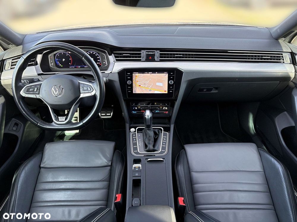Volkswagen Passat - 12
