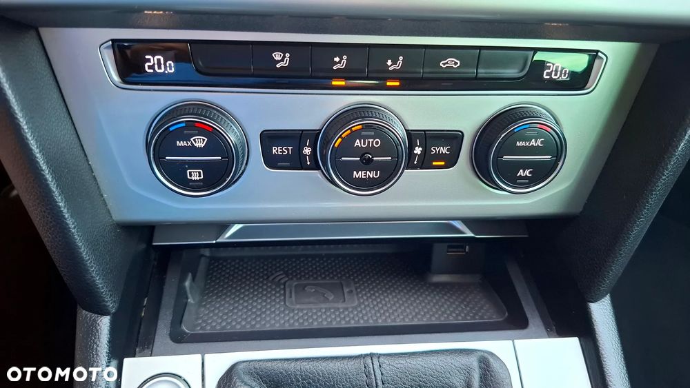 Volkswagen Passat 1.4 TSI ACT (BlueMotion Technology) Comfortline - 31