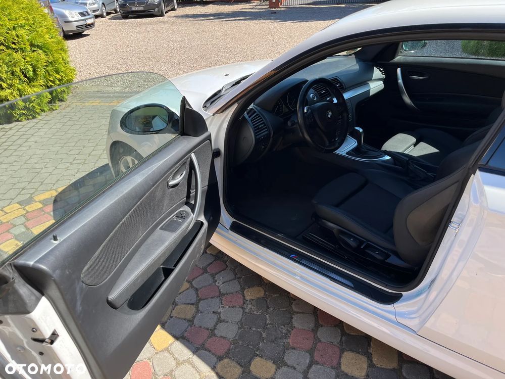 BMW Seria 1 123d DPF - 9