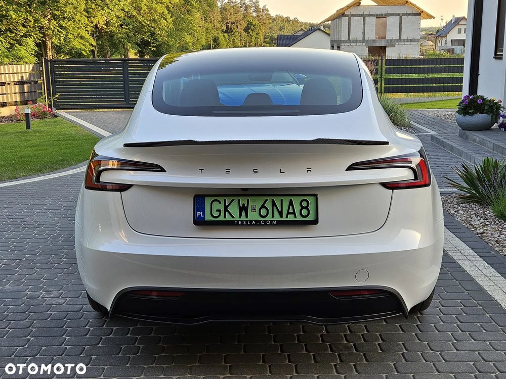 Tesla Model 3 - 11