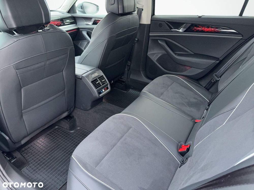 Volkswagen Passat - 14