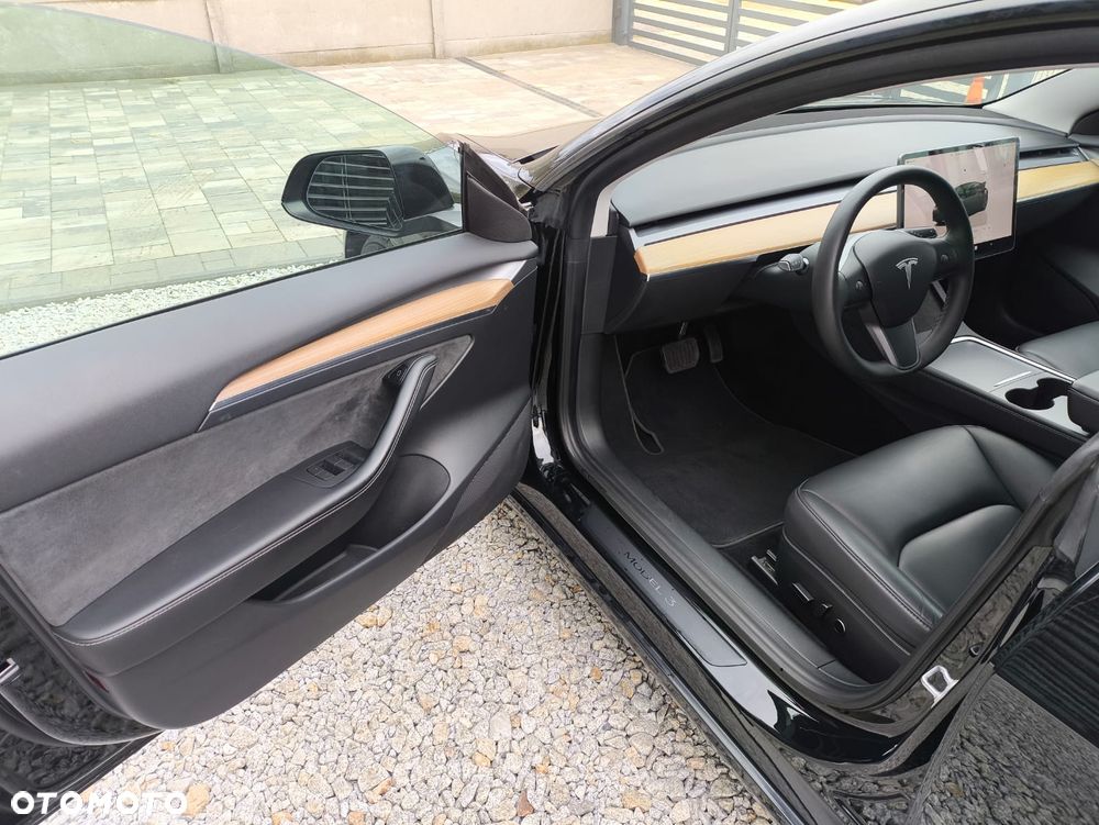 Tesla Model 3 Standard Reichweite Plus Hinterradantrieb - 11