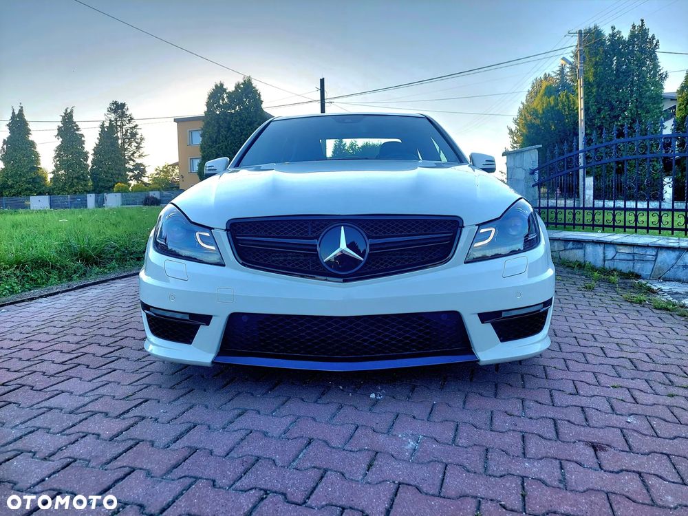 Mercedes-Benz Klasa C 63 AMG AMG SPEEDSHIFT MCT AMG Performance Package - 8