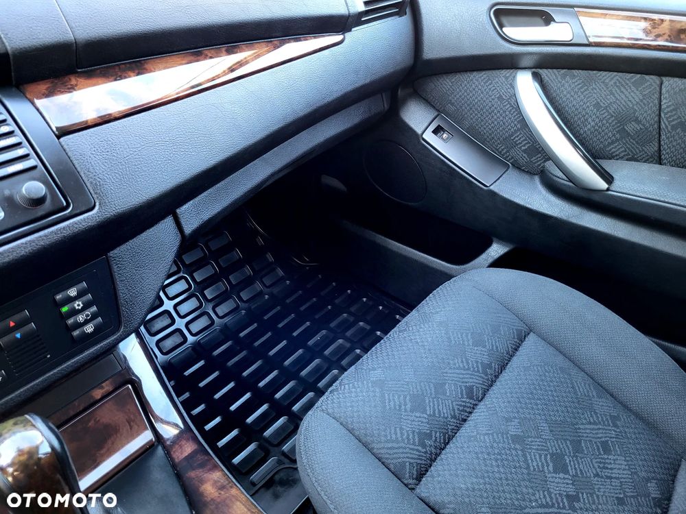 BMW X5 4.4i - 16
