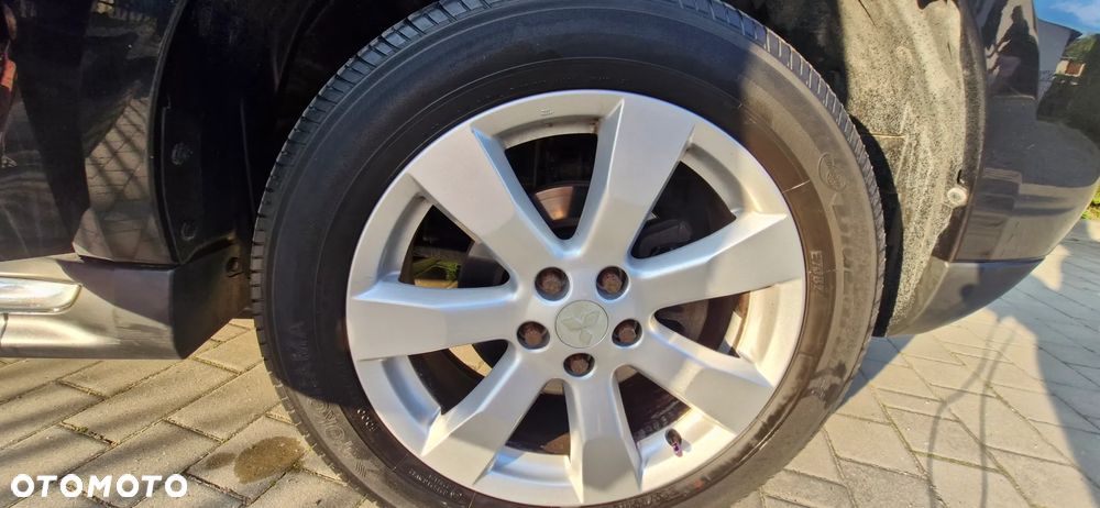 Mitsubishi Outlander 2.0 DID Intense + - 31
