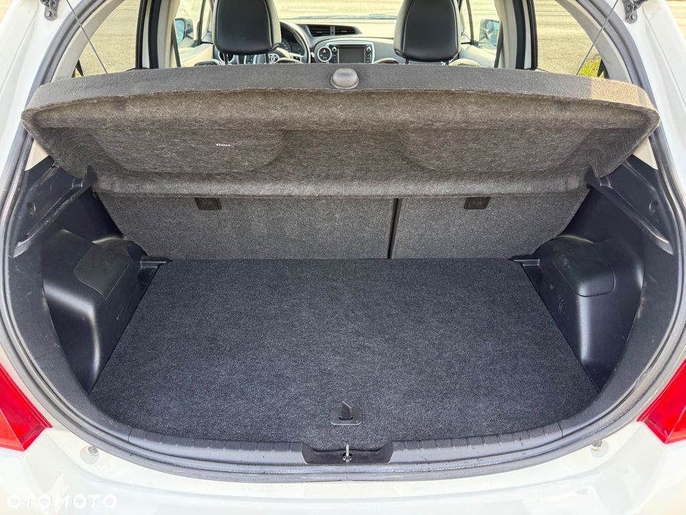 Toyota Yaris 1.33 Luna - 27