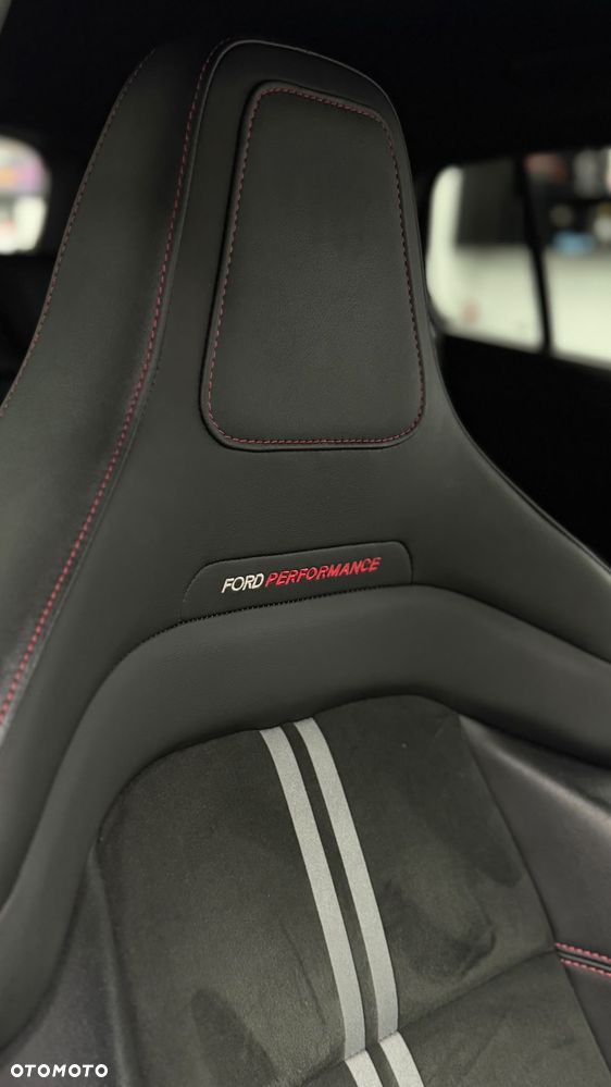 Ford Focus 2.3 EcoBoost ST X - 14