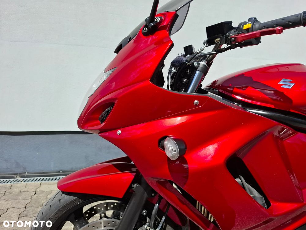 Suzuki GSX - 23