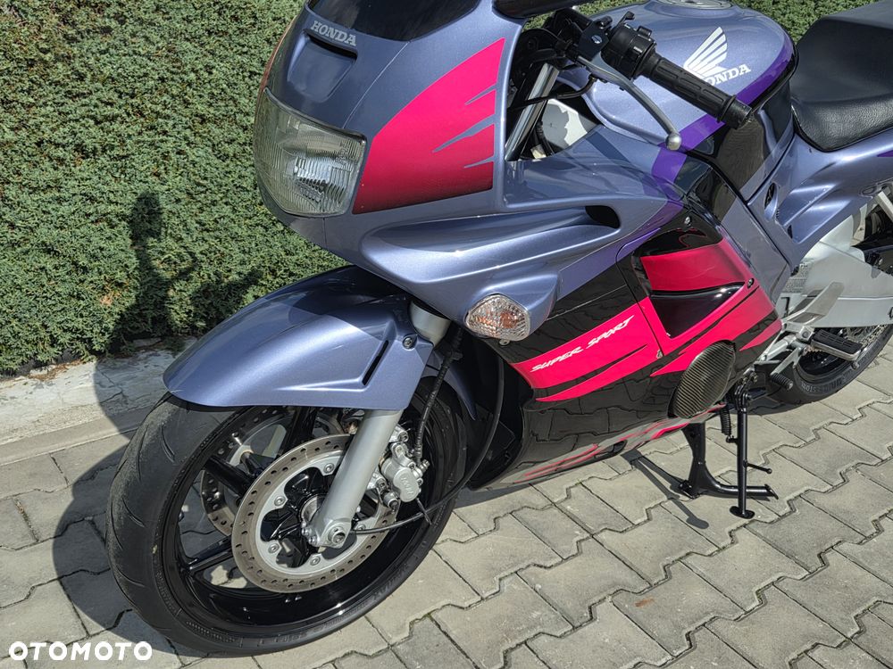 Honda CBR - 27