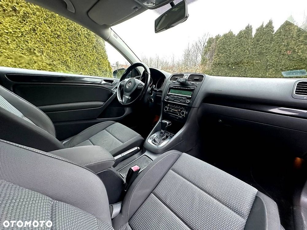 Volkswagen Golf - 6