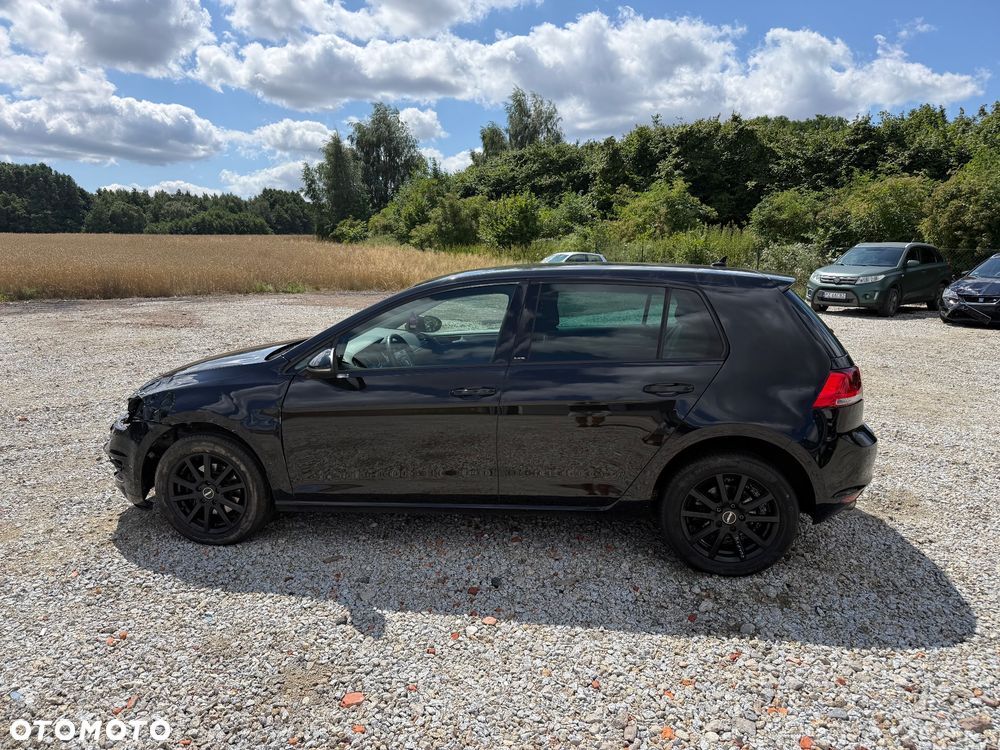 Volkswagen Golf - 10