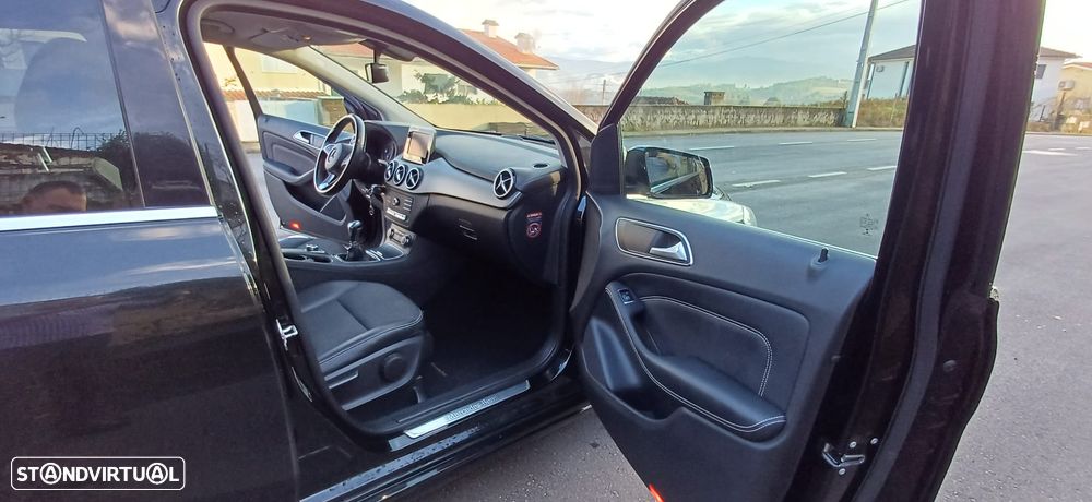 Mercedes-Benz B 180 CDI Urban - 12